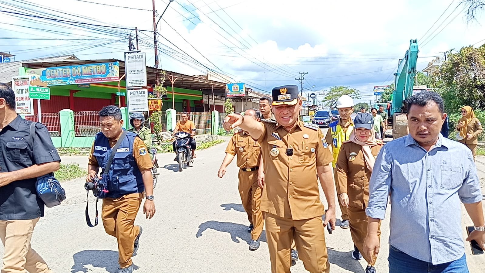 Walikota Metro Turun Langsung Cek Jalan, Rekanan Diminta Totalitas