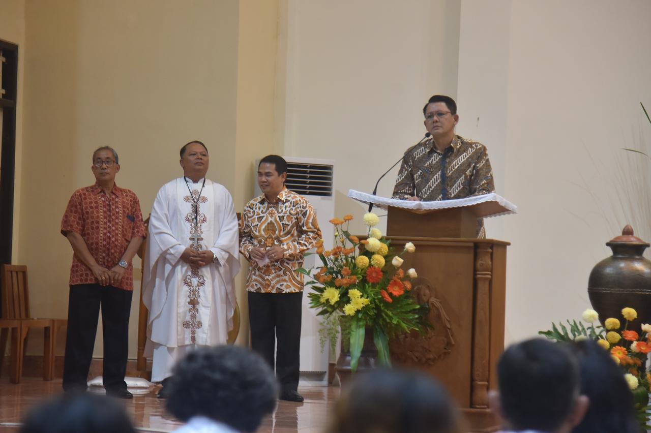 Hadiri Malam Paskah di Gereja St. Petrus dan Paulus Babadan, Wabup Sleman Tekankan Toleransi