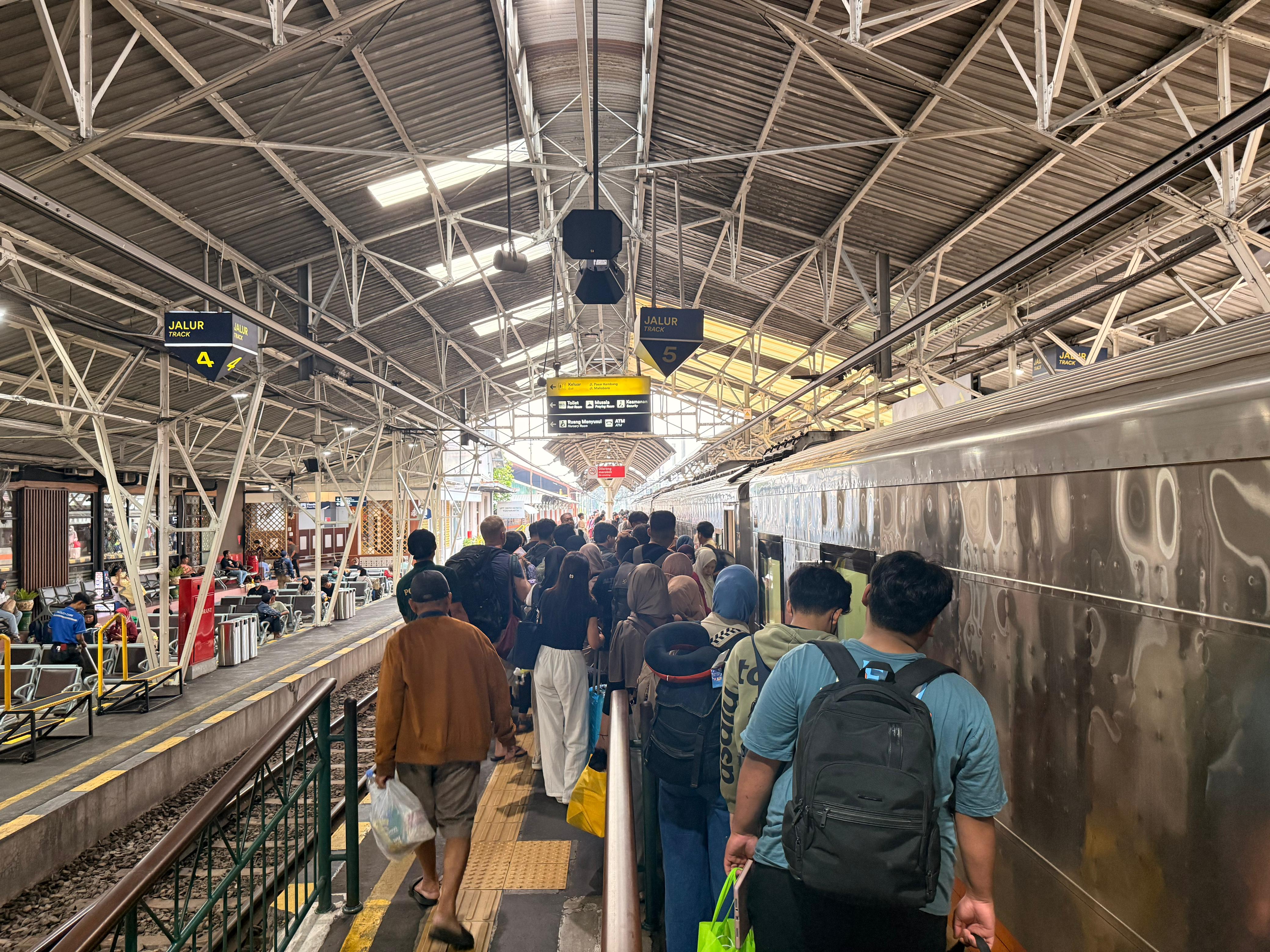 Hari Kedua Long Weekend Paskah, KAI Daop 6 Catat 32.130 Penumpang 