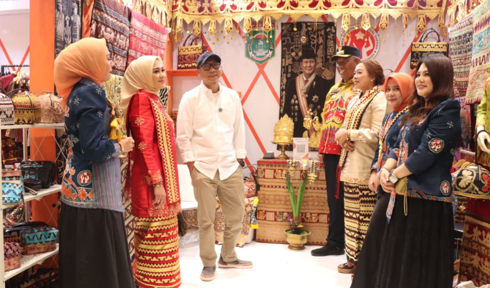 Dorong UMKM Lokal Go International, Dekranasda Lampung Tengah Unjuk Gigi di INACRAFT 2026