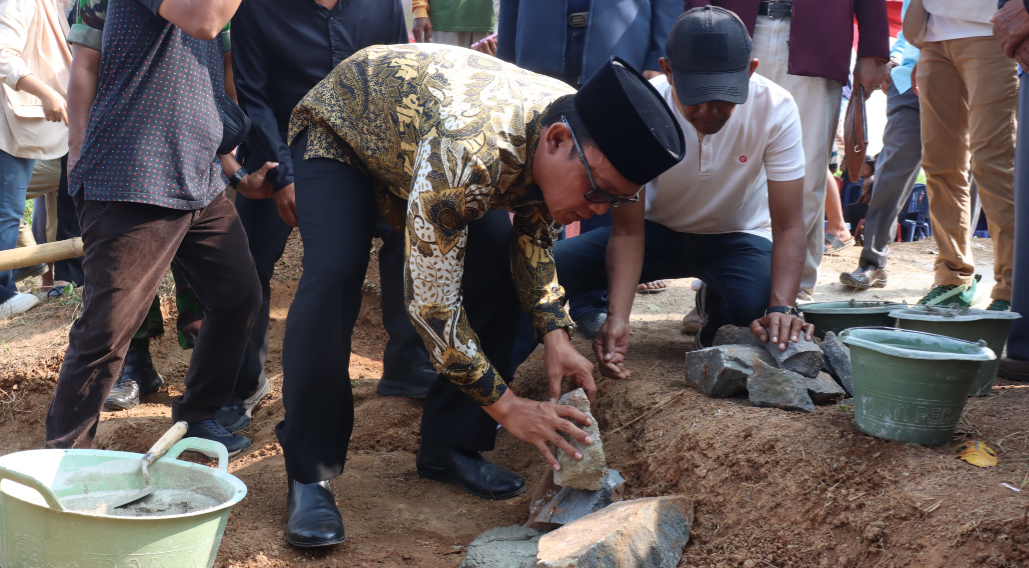  Jembatan Jalan Pertanian di Trimurjo Mulai Dibangun, Bupati Lamteng Letakkan Batu Pertama