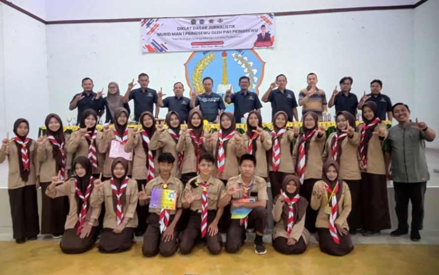 PWI Pringsewu dan MAN 1 Gelar Diklat Jurnalistik