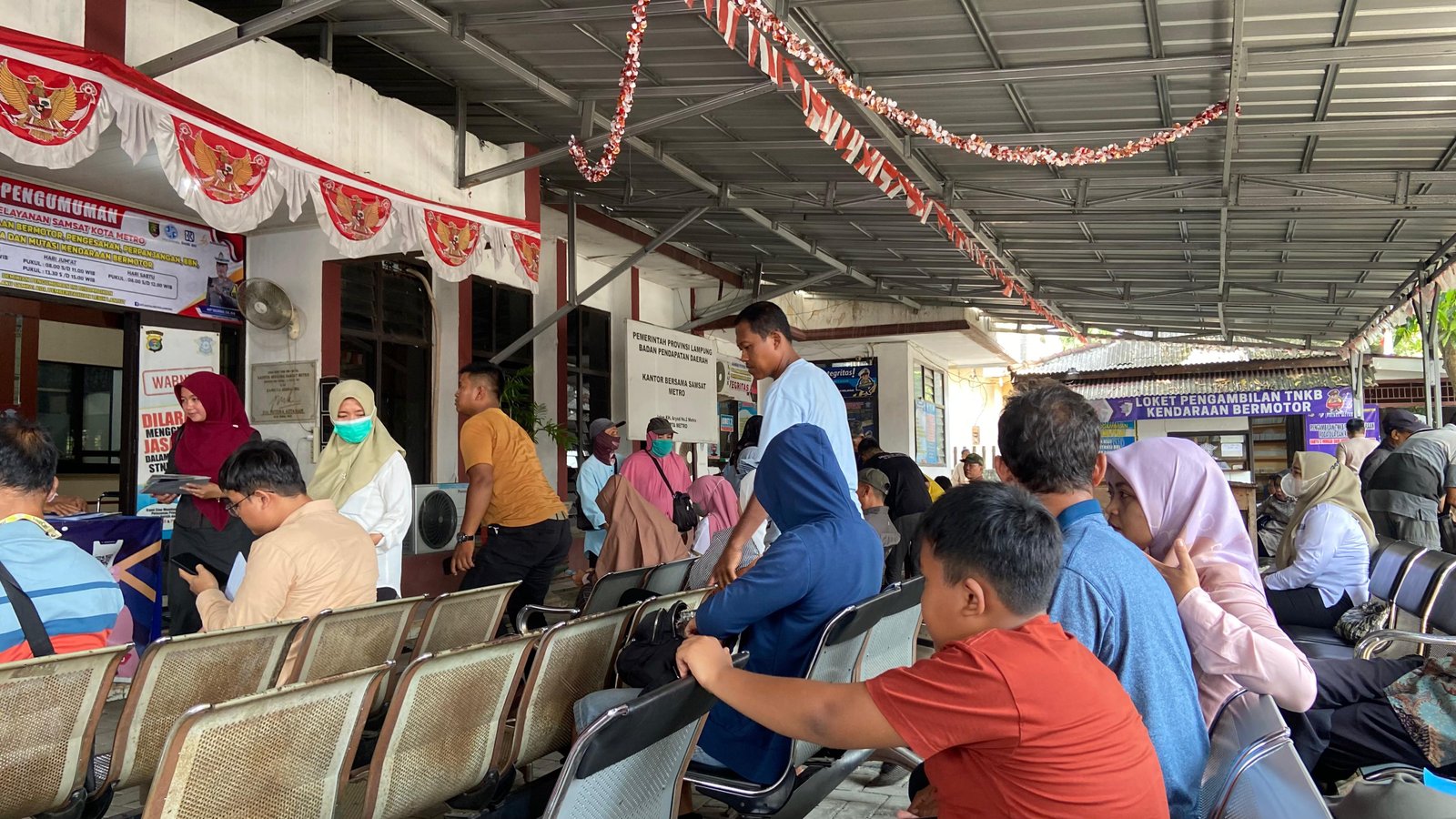 Warga Metro Ramai-ramai Urus Pajak, Pemutihan Jadi Solusi Tunggakan Bertahun-tahun