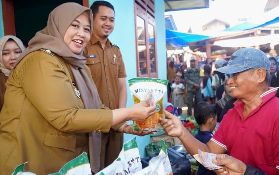 Stabilkan Harga Bapok, Pemkab Pringsewu Gelar Gerakan Serentak Penetrasi Pasar di Sukoharjo