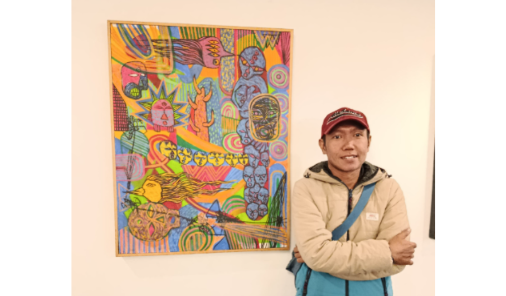 Seniman Joan Angkat Perjalanan Hidup Pascapandemi Lewat Karya Seni di Pameran Living Walls