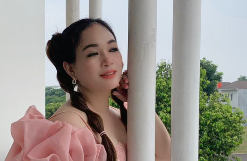 Dapat Julukan 'Queen', Lussy Renata Tunjukkan Konsistensi di Dunia Hiburan