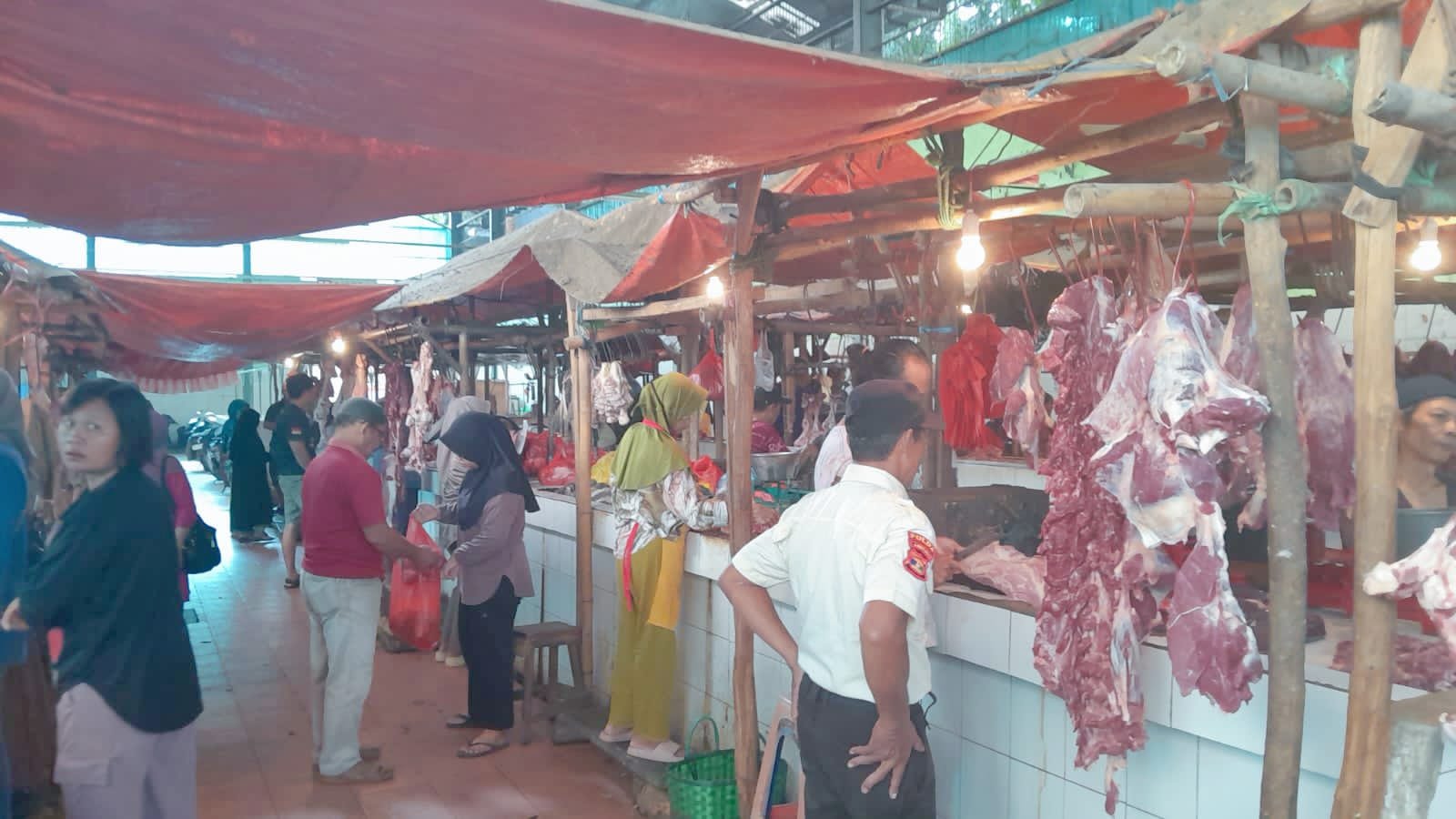 Pasca Lebaran, Harga Daging dan Cabai di Kota Metro Alami Penurunan