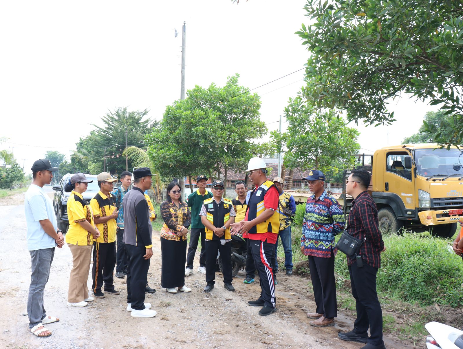 I Komang Koheri Tinjau Progres Perbaikan Jalan di Rama Dewa