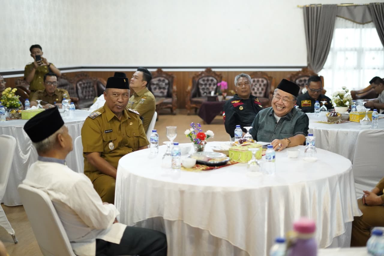 Plt Bupati Komang Koheri Terima Silaturahmi Andi Ahmad Sampurna Jaya