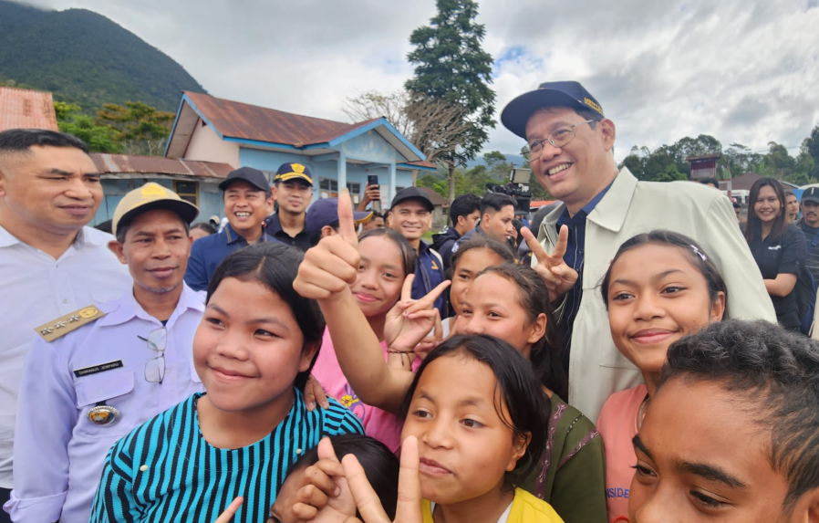 Menkeu Purbaya Yudhi Sadewa Tinjau Wilayah Terdampak Banjir NTT, Serap Aspirasi Warga