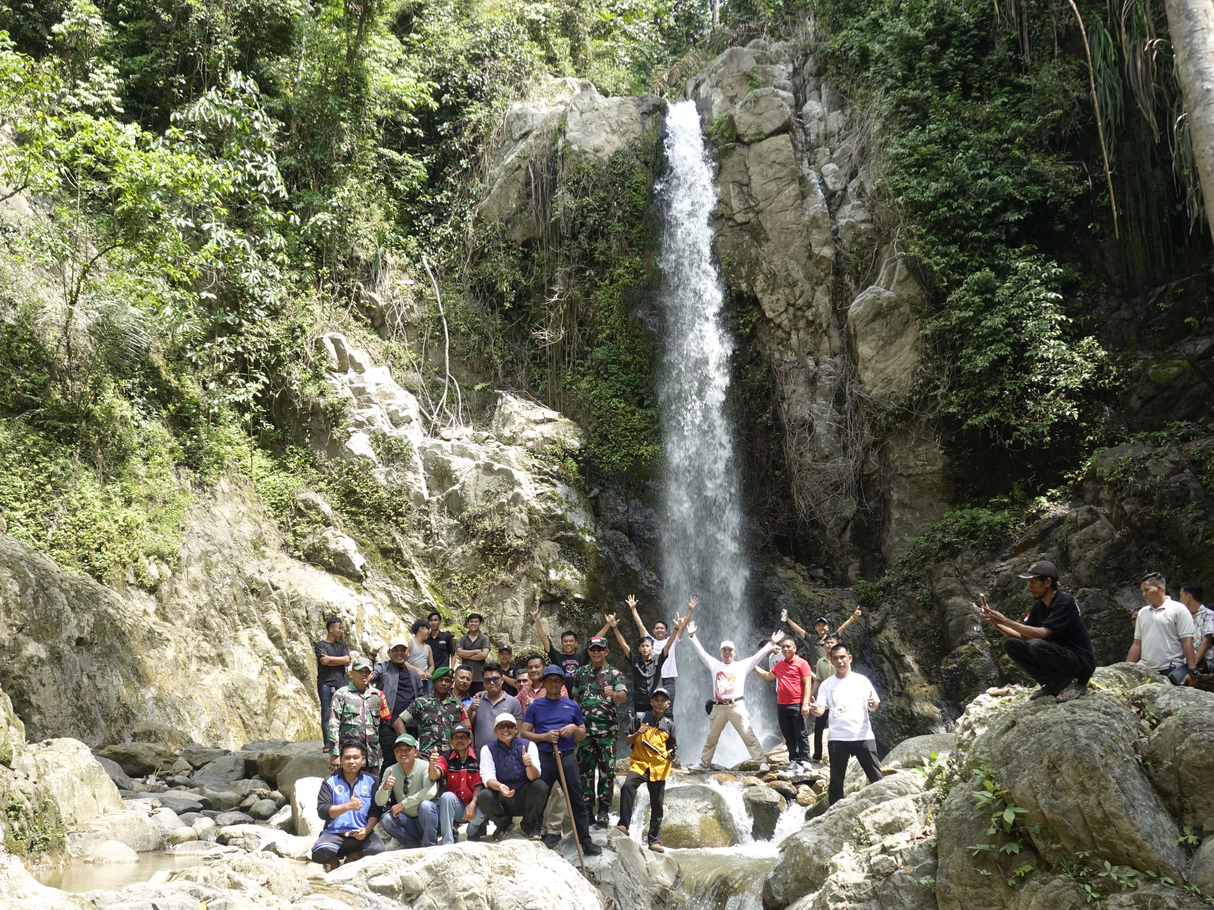 Bupati Ardito Kunjungi Destinasi Wisata Alam Curug Lestari di Lampung Tengah