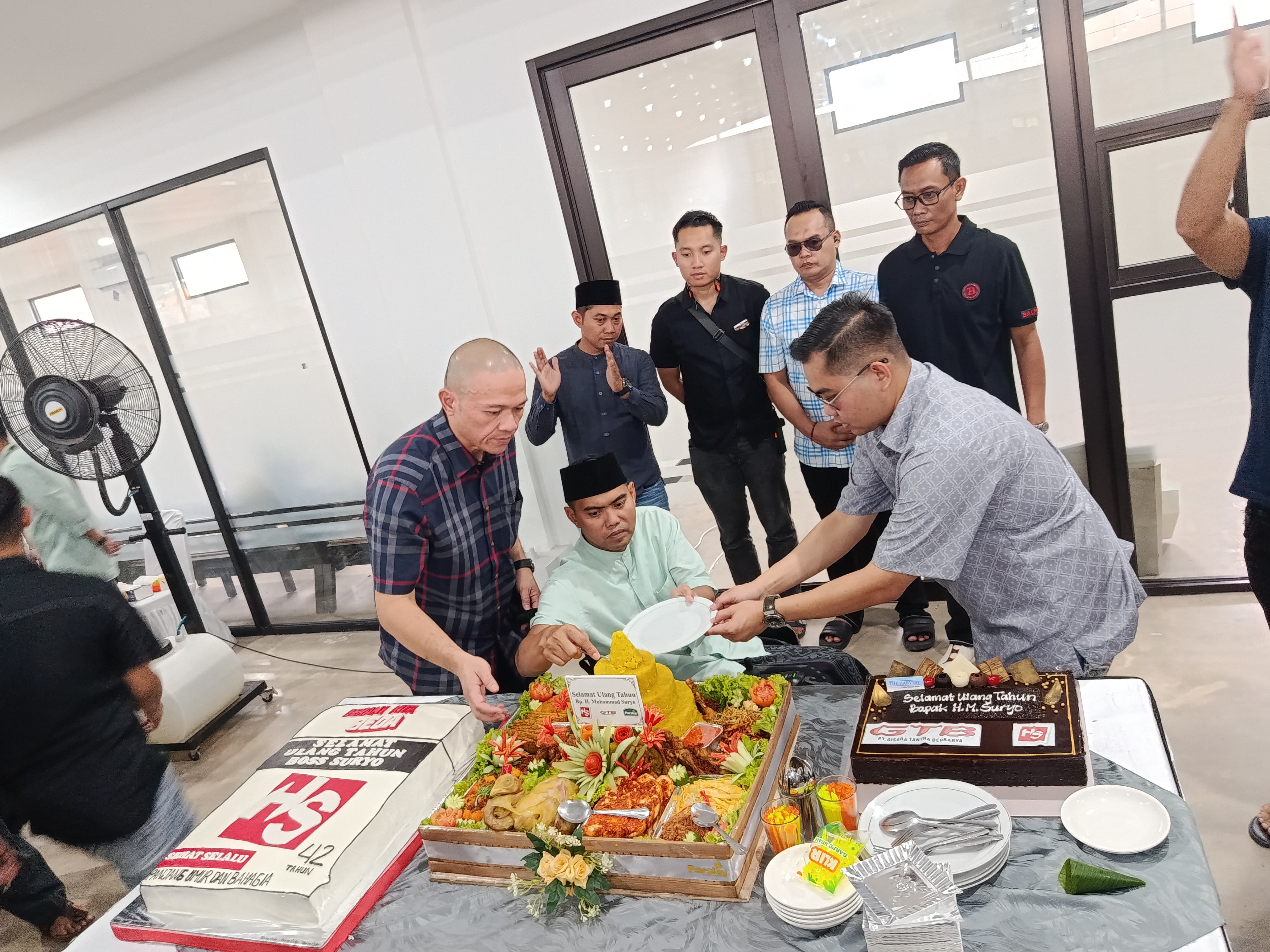 Halal Bihalal HS Rokok di Magelang, 150 Karyawan Dapat Umroh Gratis