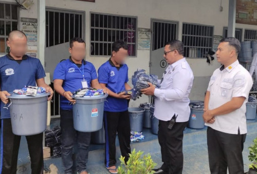 Lapas IIA Metro Salurkan Perlengkapan MCK dan Pakaian untuk Warga Binaan
