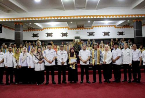 Sebanyak 74 ASN Metro Masuki Pensiun, Pemkot Berikan Penghargaan