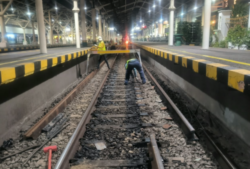  KAI Daop 6 Yogyakarta Siapkan Jalur Kereta Jelang Nataru, Progres Ganti Bantalan Rel Capai 88,8 Persen