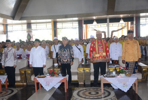 Dharma Santi Caka 1948 dan HUT WHDI, Plt Bupati Lamteng Tekankan Kerukunan Umat