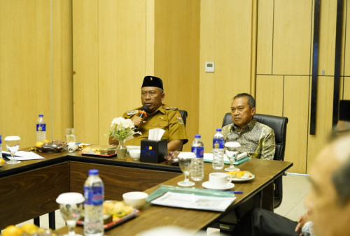 Plt. Bupati Lamteng Tekankan Tata Kelola Profesional di RUPS LB BPRS Rajasa