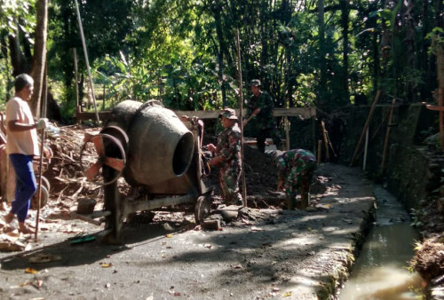 TNI Bersama Warga Kebut Pembangunan Jembatan Gantung Garuda di Kulon Progo