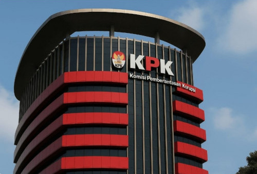 KPK Bawa Bupati Lamteng dan Sejumlah Pejabat ke Jakarta