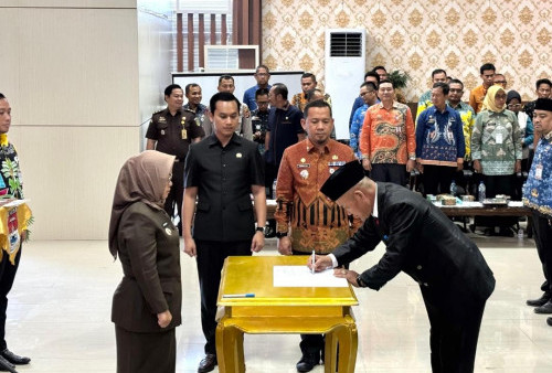 Sunardi Resmi Dilantik Jadi Sekwan DPRD Mesuji