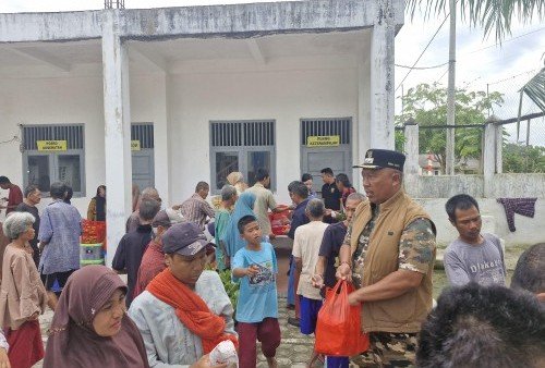 Peduli Penyandang Disabilitas Mental, Wabup dan Wakil Ketua TP PKK Lampung Tengah Salurkan Bansos di Panti Srikandi