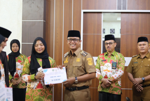  Audiensi Bersama Kafilah MTQ, Bupati Ardito: Terima Kasih Telah Harumkan Nama Kabupaten Lampung Tengah 