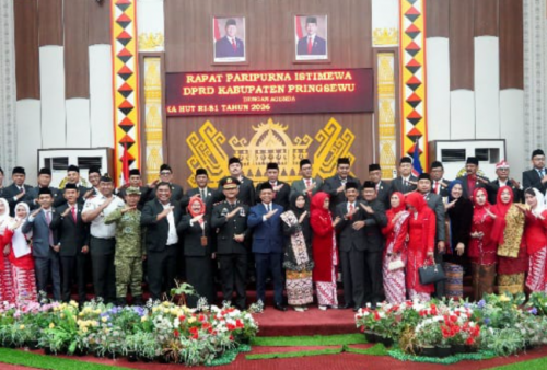 Hadiri Rapat Paripurna DPRD Pringsewu, Bupati Riyanto Pamungkas Simak Pidato Kenegaraan Presiden RI