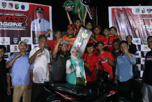  Piala Bupati Lampung Tengah Samosir Dragbike Championship 2025 Resmi Ditutup, Bupati Ardito Serahkan Hadiah Utama