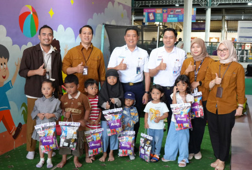 Meriahkan Hari Anak Nasional 2026, KAI Daop 6 Bagikan 80 Paket Snack