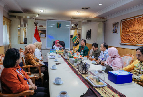Dorong GTK Profesional dan Adaptif Digital, Wagub Jihan Perkuat Kolaborasi Hexahelix
