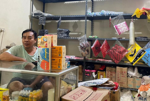 Harga Plastik di Kota Metro Melonjak Hampir Dua Kali Lipat, UMKM Tertekan