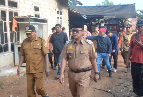 Bupati Ardito Turun Langsung Tinjau Korban Puting Beliung di Lampung Tengah