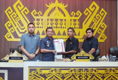 Bupati Pringsewu Sampaikan Ranperda Perubahan APBD 2026, Pendapatan Naik Jadi Rp1,162 Triliun