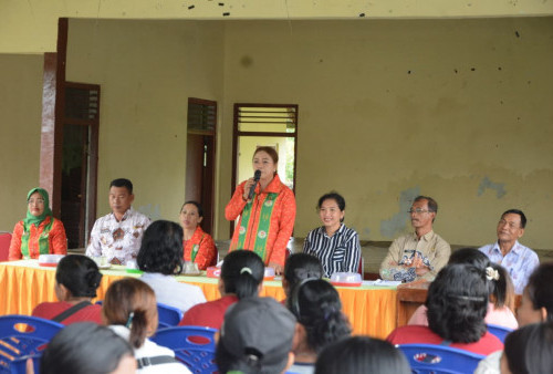 Ketum IKWT Lamteng Beri Pembinaan IKWT Rama Dewa, Dorong Ketahanan Pangan Keluarga