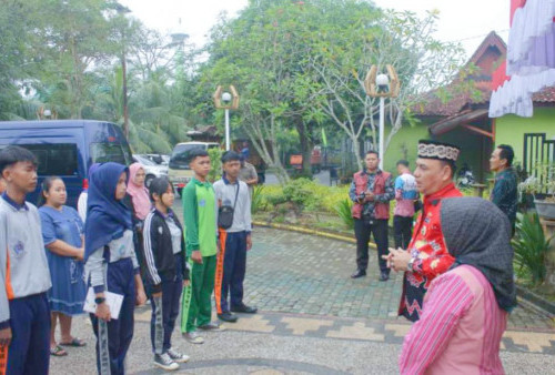 Walikota Metro Lepas 7 Siswa ke SR Tingkat SMA, Ini Harapannya untuk Masa Depan Mereka