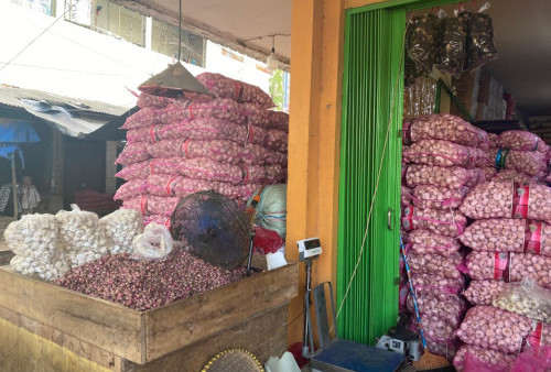 Harga Bawang Merah di Pasar Nuban Metro Stabil, Penjualan Masih Lesu