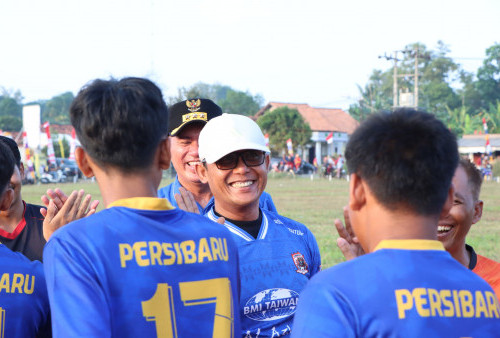 Bupati Lampung Tengah Resmi Buka Turnamen Sepakbola Tingkat Kecamatan di Bumi Nabung