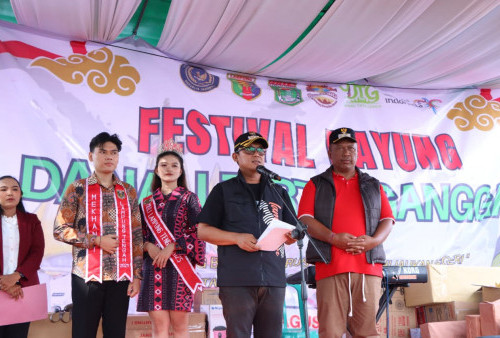 Bupati dan Wakil Bupati Lampung Tengah Resmi Buka Festival Dayung Danau Tirta Gangga 2025