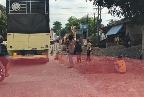 Perbaikan Jalan Raya Sukadamai Lampung Selatan, Pengendara Diminta Hati-hati