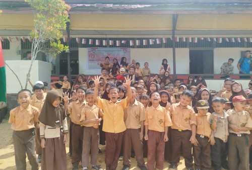 Jarwo Songha Bawa Dongeng Cinta Tanah Air ke Anak-anak Perbatasan Indonesia-Malaysia
