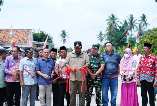 Plt Bupati Lampung Tengah I Komang Koheri Resmikan Jalan Rigid Beton Sidoluhur–Sidomulyo
