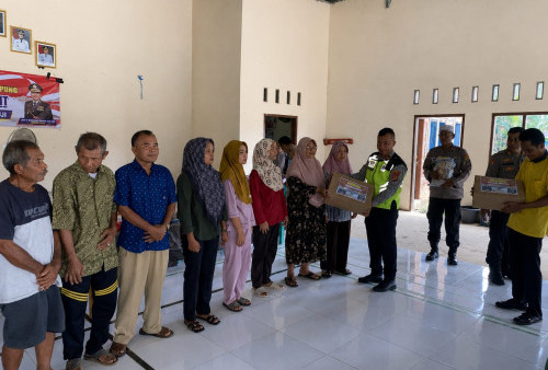Polres Mesuji Gelar Jumat Curhat dan Bagikan 25 Paket Sembako untuk Warga