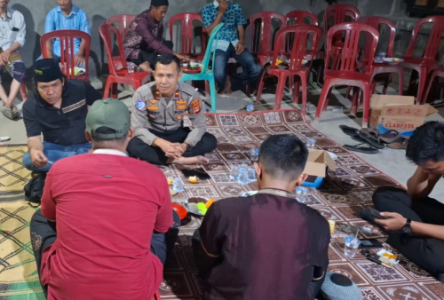 Polres Mesuji Sambangi Rumah Duka Pelajar SMKN 1 Simpang Pematang Korban Kecelakaan