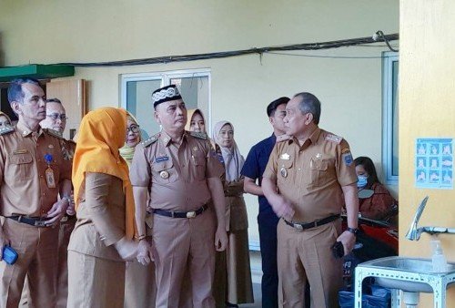 Walikota Metro Tinjau Pelayanan RSUAY