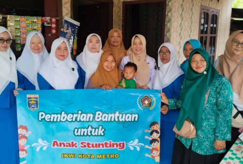 Perkuat Pencegahan Stunting, IKWI Metro Salurkan Bantuan Makanan Bergizi