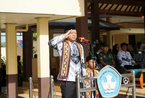 Peringati HGN 2025, Bupati Pringsewu Ajak Guru Perkuat Komitmen Mendidik dengan Hati