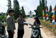 Abu Vulkanik Gunung Anak Krakatau Melanda Lampung, Polres Mesuji Bagikan Masker di 18 Titik