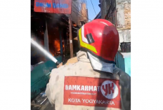 Bau Kabel Terbakar Muncul Sejak Dini Hari, Rumah Warga Kotagede Hangus Dilalap Api