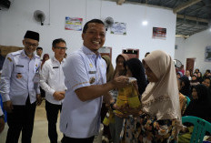 Bupati Pringsewu Salurkan Bantuan Pangan 2026 untuk Warga Rejosari