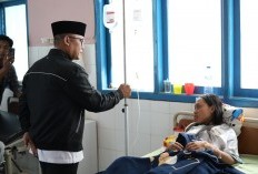 Pastikan Pelayanan Maksimal, Bupati Ardito Wijaya Tinjau Puskesmas Seputih Surabaya